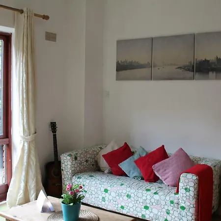 Blackhall Apartment